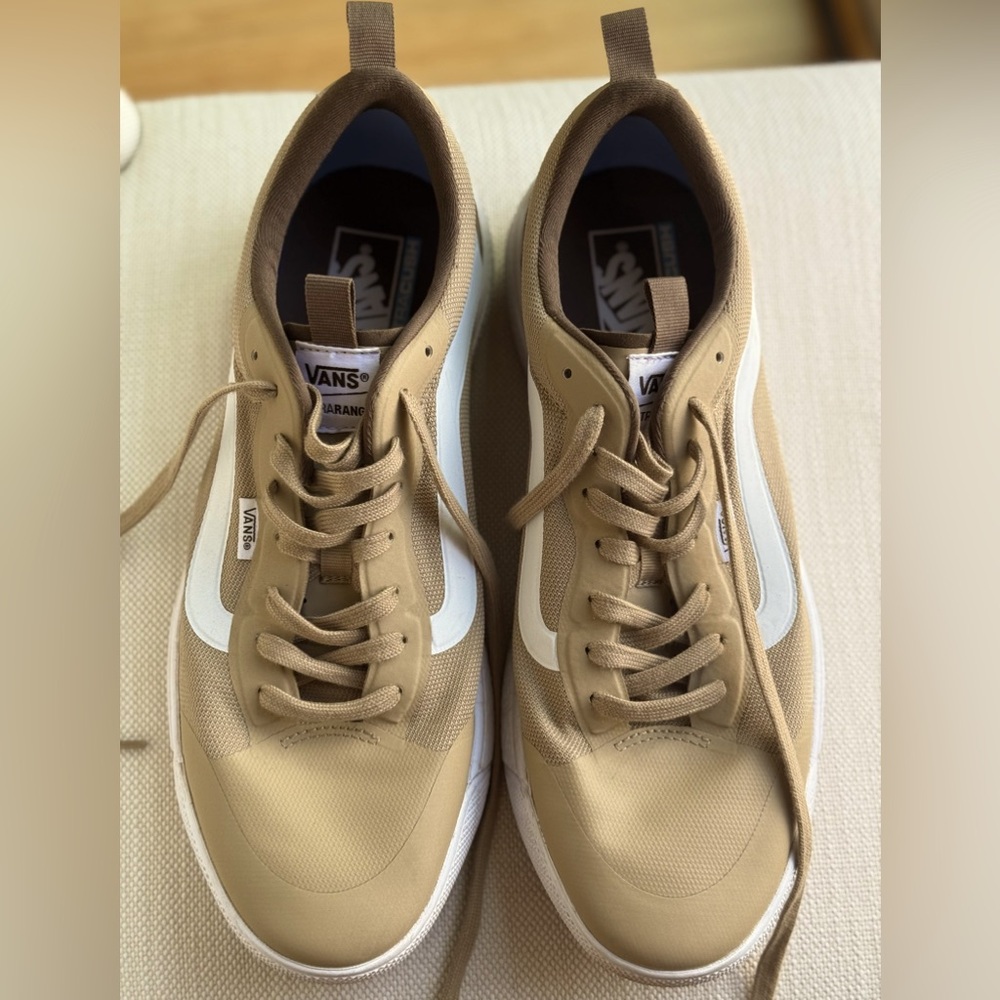 VANS ULTRA RANGE Men’s size 12, tan shoes. Gentle worn once.